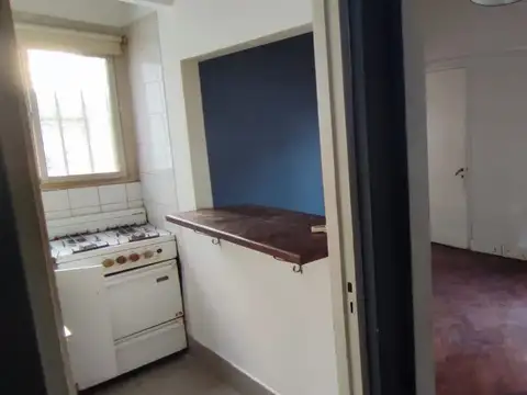 C/FTE MUY LUMINOSO, BAJAS EXPENSAS ($ 50.000-),