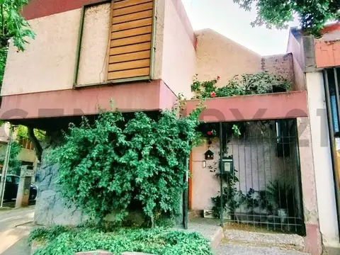 Casa 5 ambientes con 3 baños