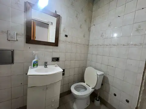 CASA EN VENTA BERISSO 2 DORMITORIOS JARDIN