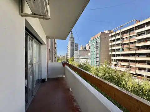 Departamento 6 ambientes con 3 baños