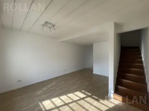Casa en Alquiler con 1 cochera