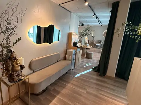 Fondo Comercio en Venta con 2 cocheras