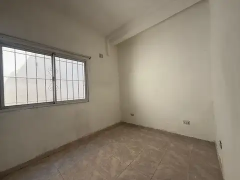 Depto Tipo Casa en Alquiler en Villa Ballester, $ 620.000