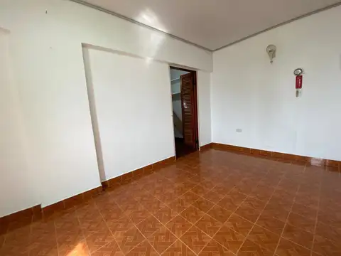 Departamento en venta de 3 ambientes en Barrio parque Berazategui