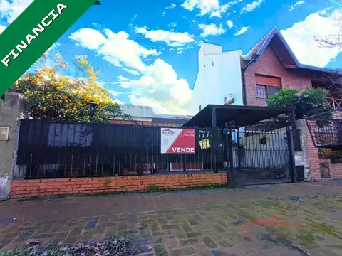 Casa 2 dormitorios Patio, cochera, apto crédito,TOMA PERMUTA