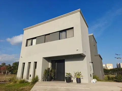 Moderna casa en Santa Elena