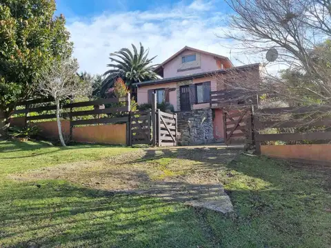 VENTA CASA 4 AMBIENTES SIERRA DE LOS PADRES