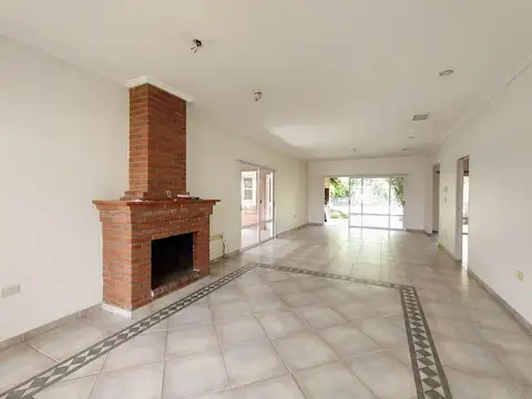 Casa en Alquiler con 5 cocheras