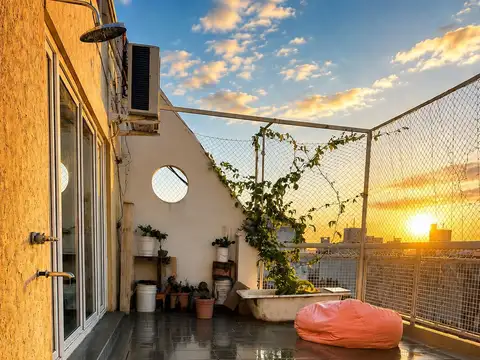 4 ambientes con gran balcón terraza, vista abierta