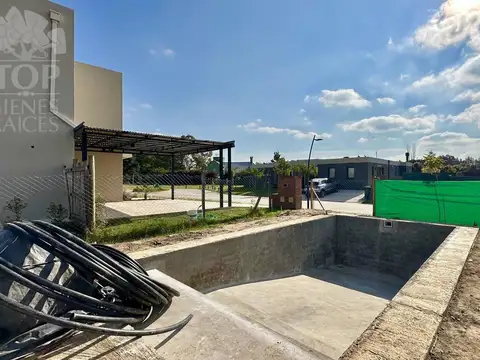 Casa en Venta en Laguna Grande, USD 420.000