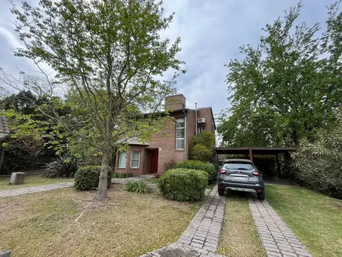 Casa 5 ambientes con 2 baños