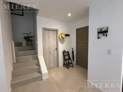 Townhouse en venta en La Calesa, Pilará, Crucero General Belgrano 111