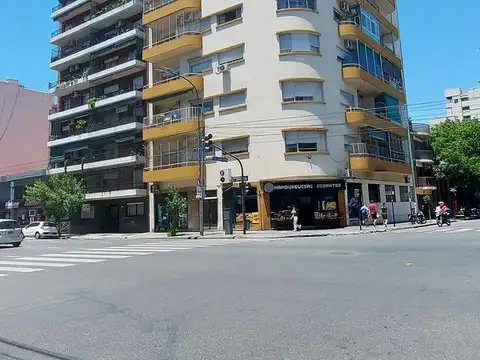 Av. San Juan al 1400