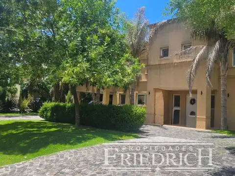 Casa en Venta en Santa Ana, USD 370.000