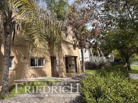 CASA EN VENTA BARRIO CERRADO SANTA ANA