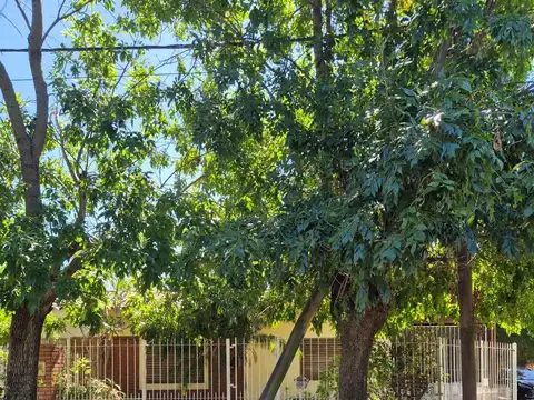 VENTA CASA 3AMB GALERIA CUB. PATIO EZPELETA