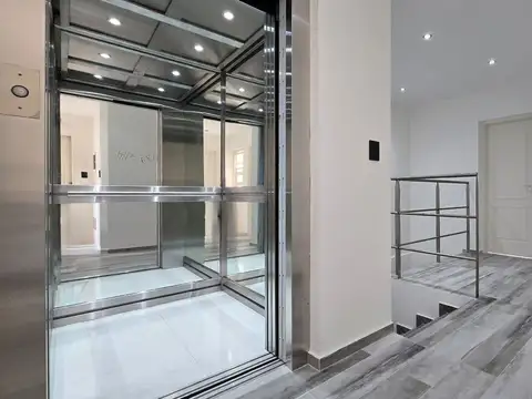 Casa 4 ambientes con 5 baños