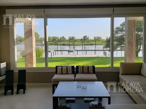 Casa 5 ambientes con 4 baños