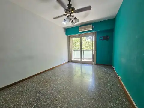 Avenida Caseros 2400, Piso 1
