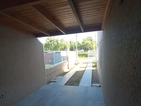Casa 5 ambientes con 2 baños