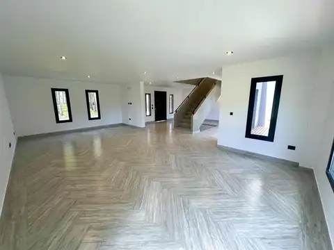 CASA EN VENTA PINAMAR - BARRIO ALAMOS