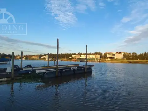 Lote al río en barrio náutico San Juan - Villanueva