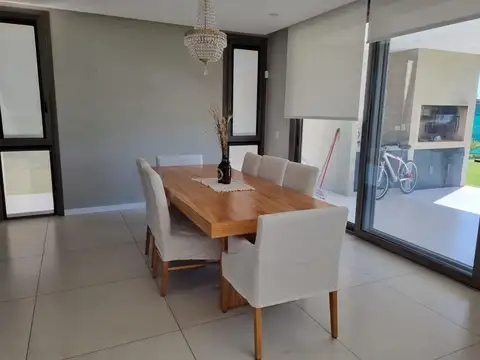 Casa en Venta en Haras Santa Maria, USD 280.000