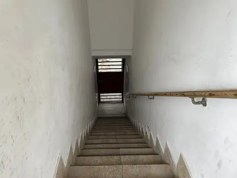 Hipolito Yrigoyen 800, Piso 1