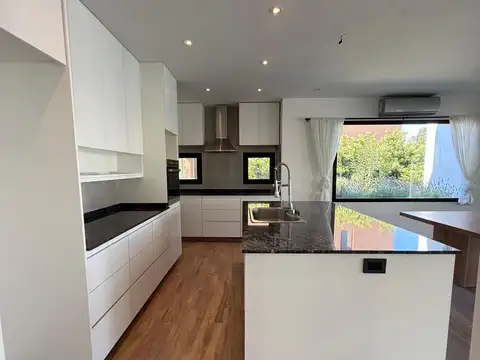 Casa en Venta en Lagoon Pilar, USD 360.000