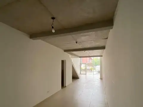 Local en Alquiler en Barrio Parque Leloir, USD 1.100