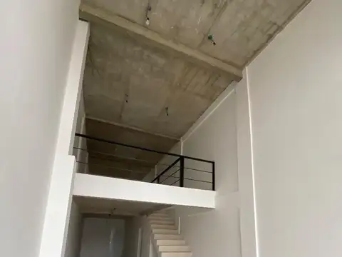 Local en Alquiler en Barrio Parque Leloir, USD 1.100