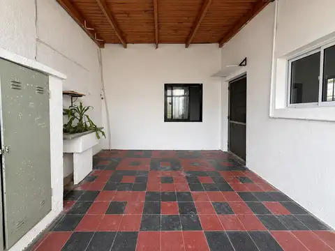 Depto Tipo Casa 3 ambientes con 2 baños