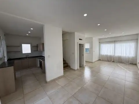 Casa - Alquiler - Argentina, Bella Vista - Flaubert 1396