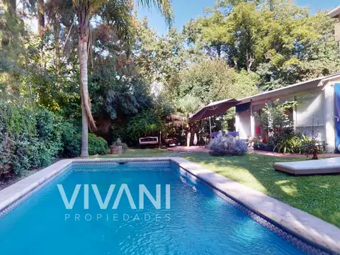 Casa en Venta con 4 cocheras