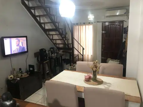 Depto Tipo Casa en Venta de 4 ambientes
