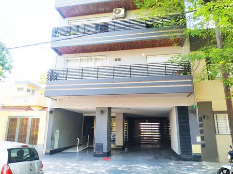 Se escucha oferta!!! Cochera, fija, Semicubierta en Villa Luro