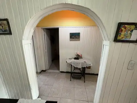 Casa 6 ambientes con 2 baños