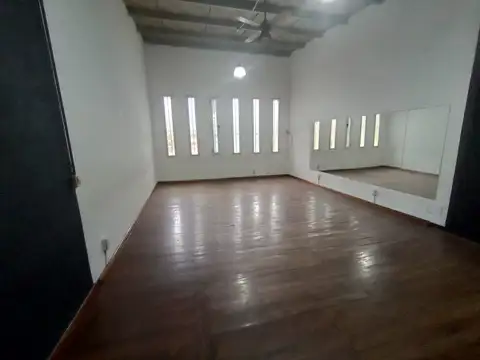 Lavalle 700, Piso 1