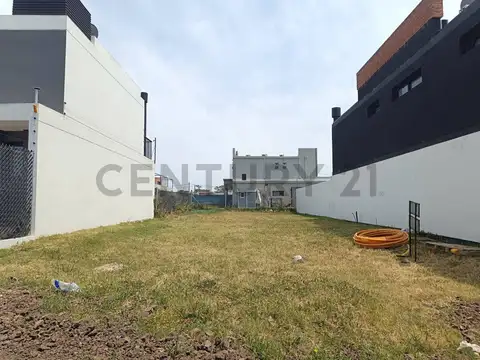 Calle 505 BIS entre 139 Y 140 , Piso 0