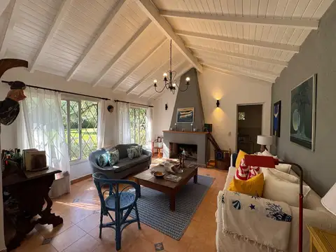 Casa 4 ambientes con 3 baños