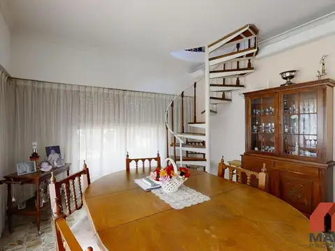 Casa 4 ambientes con 2 baños