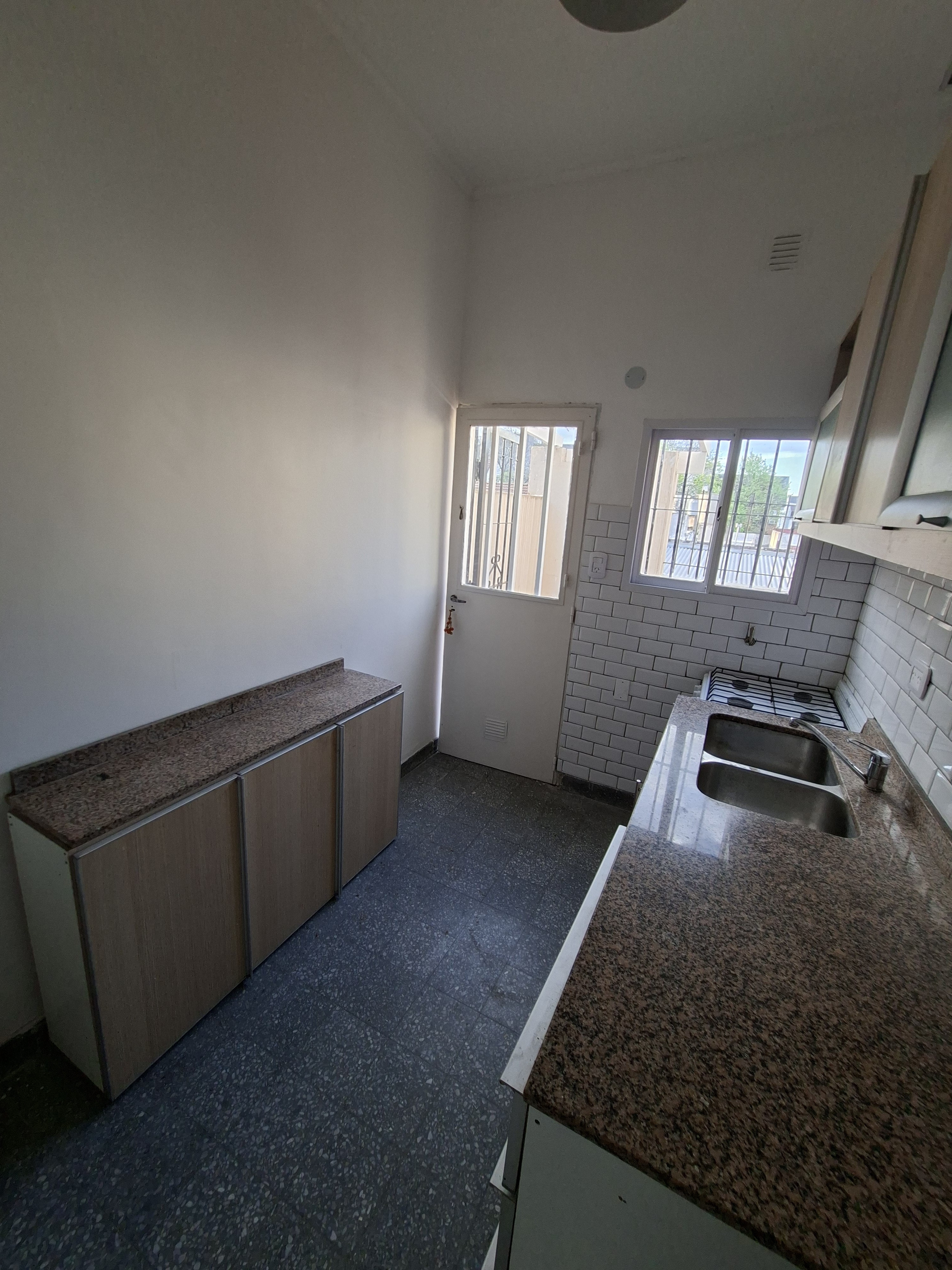 Depto Tipo Casa en Alquiler en Versalles, $ 1.500.000