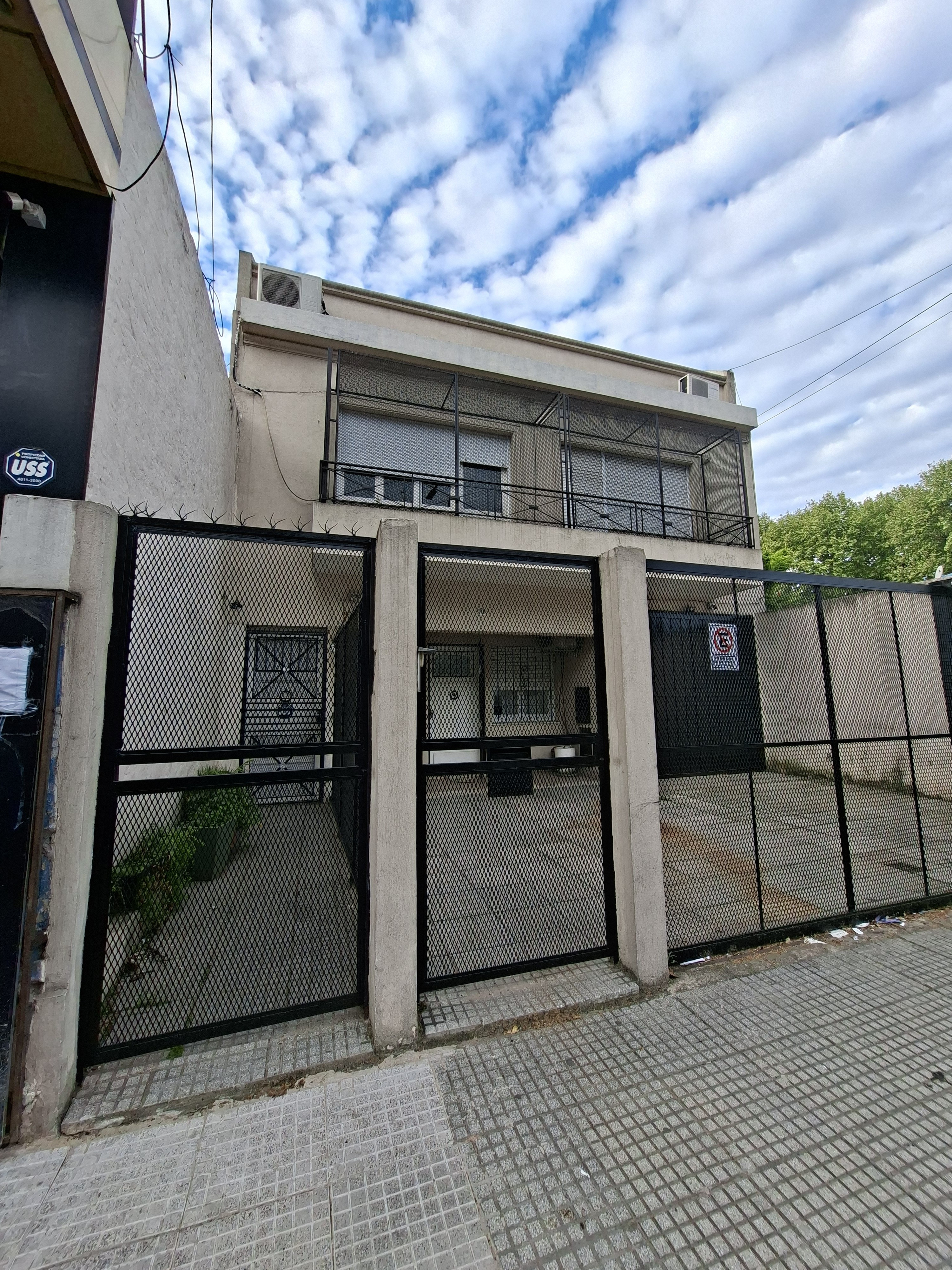TIPO CASA  ENTRADA INDEPENDIENTE DE 4 AMBIENTES CON TERRAZA