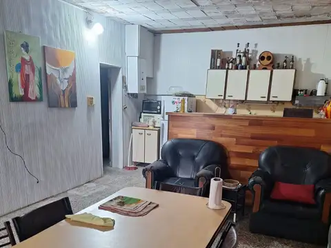 Casa 4 ambientes con 1 baño