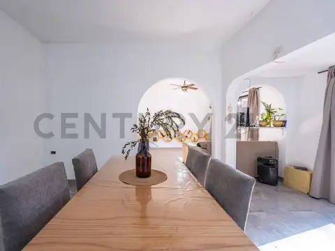 Casa 5 ambientes con 3 baños