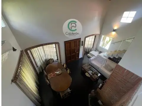 Casa en Venta con 3 cocheras