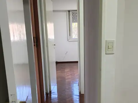 Alquiler: Tres Dormitorio/externo Balcón/Cochera /