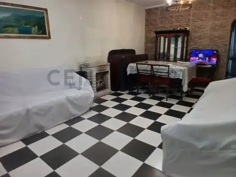 889 3600, Piso 0