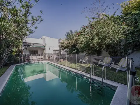 Casa en venta con pileta y quincho