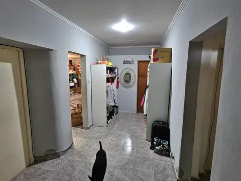 Casa con local y 2 Dormitorios en San Lorenzo, Oroño al 700.